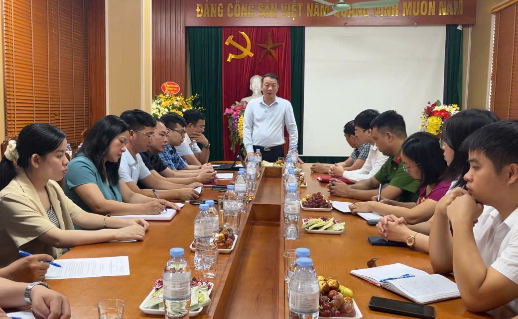 Xã Nghĩa Trụ công bố Quyết định bổ nhiệm Giám đốc Ban quản lý dự án đầu tư  xây dựng xã