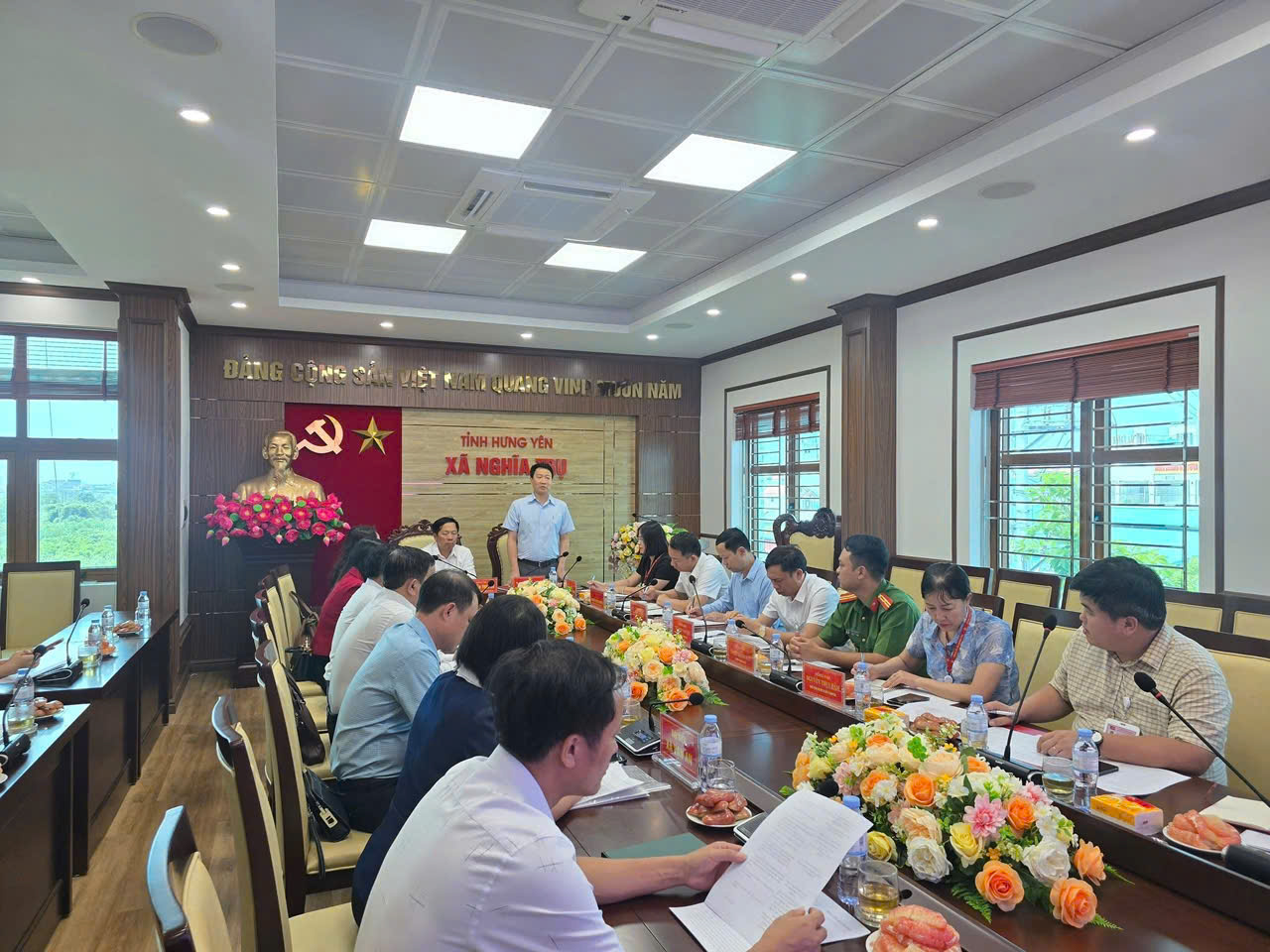 XÃ NGHĨA TRỤ TỔ CHỨC HỘI NGHỊ TRAO ĐỔI KINH NGHIỆM VỀ PHÁT TRIỂN KHOA HỌC, CÔNG NGHỆ VÀ CHUYỂN ĐỔI SỐ VỚI ĐOÀN CÔNG TÁC XÃ VẠN AN, TỈNH NGHỆ AN
