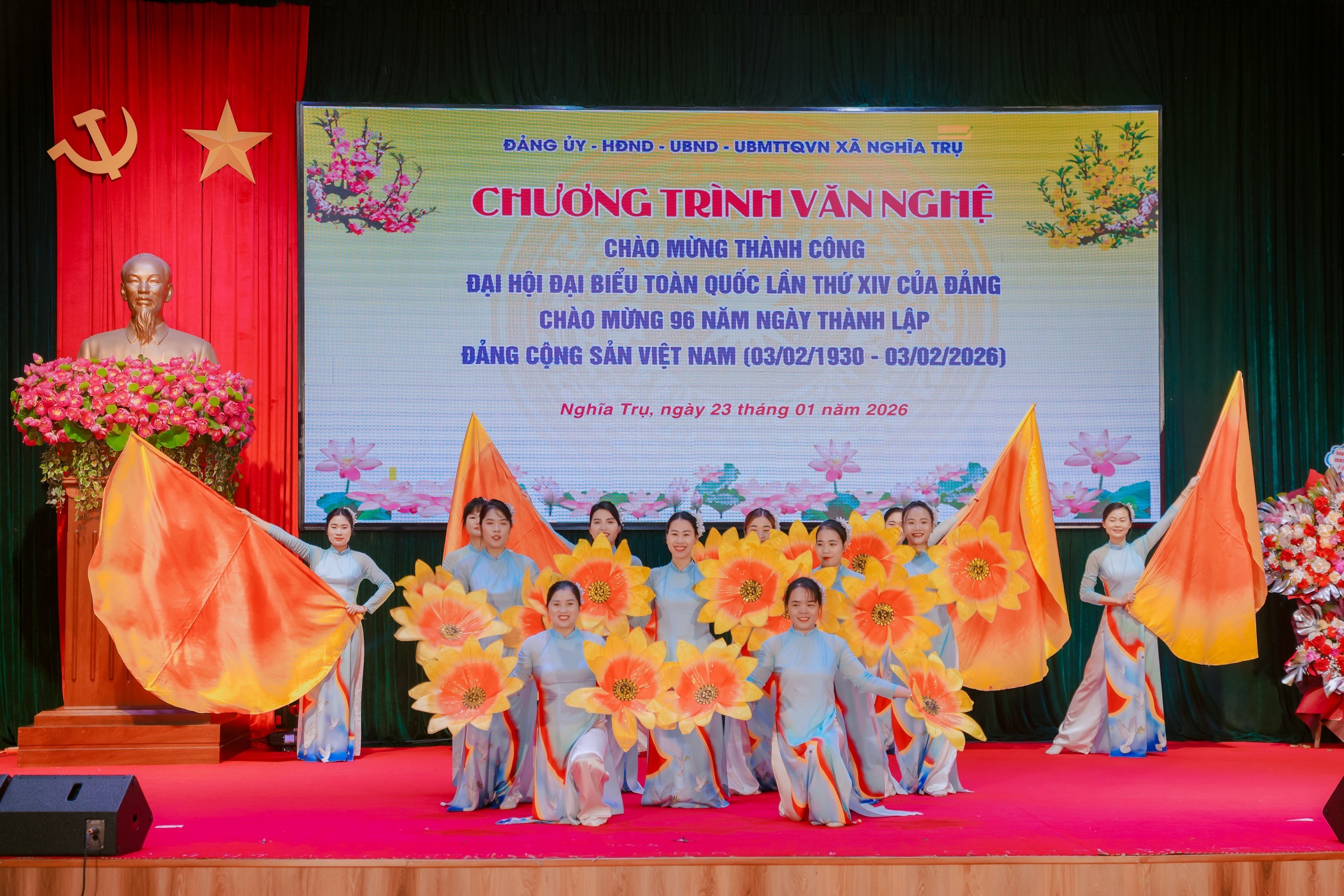Xã Nghĩa Trụ tổ chức đêm văn nghệ chào mừng thành công Đại hội XIV của Đảng