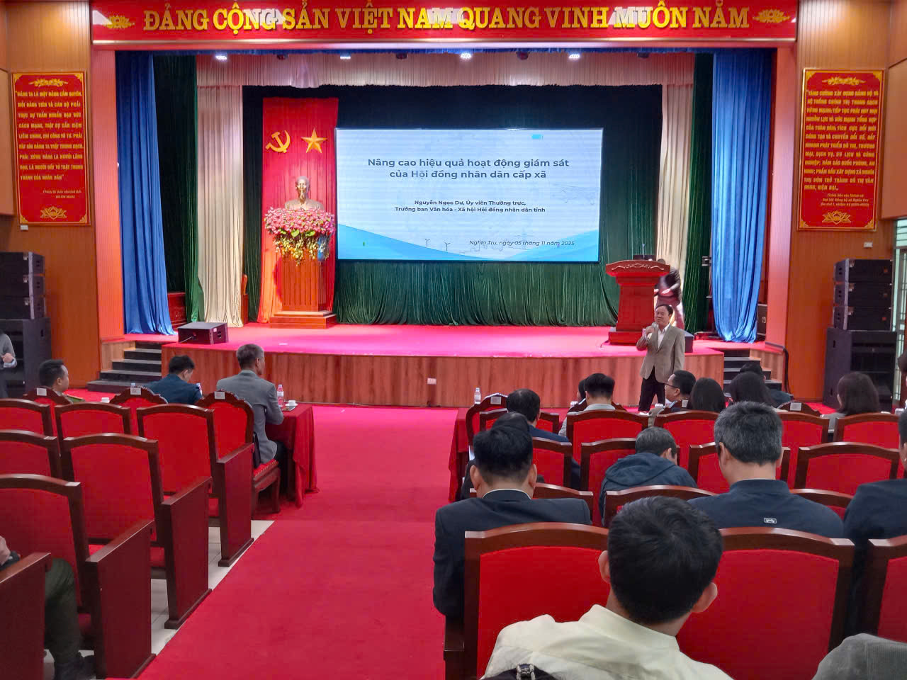 Nghĩa Trụ tổ chức hội nghị tuyên truyền, bồi dưỡng kiến thức pháp luật cho đại biểu HĐND xã