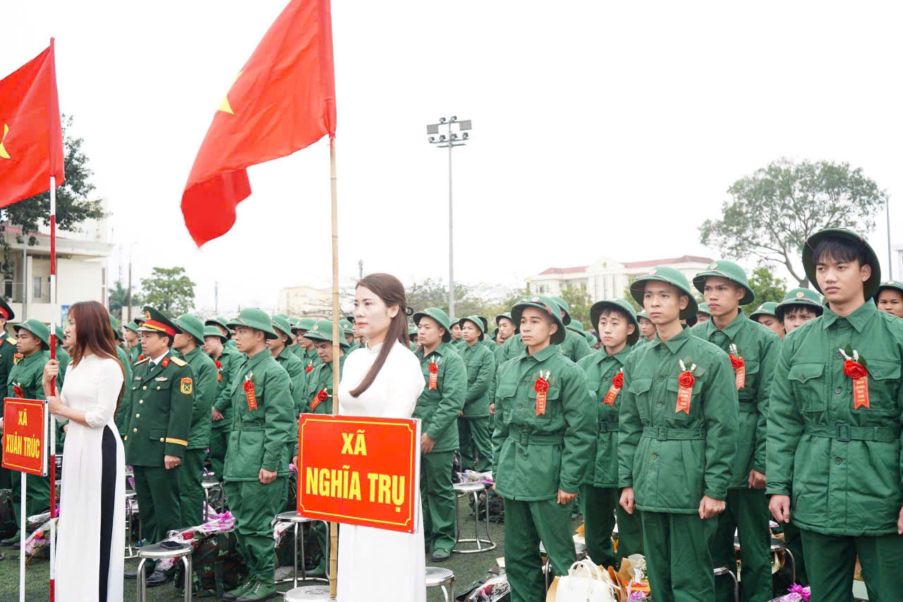 Nghĩa Trụ tổ chức hội nghị gặp mặt và động viên tân binh trước khi lên đường nhập ngũ