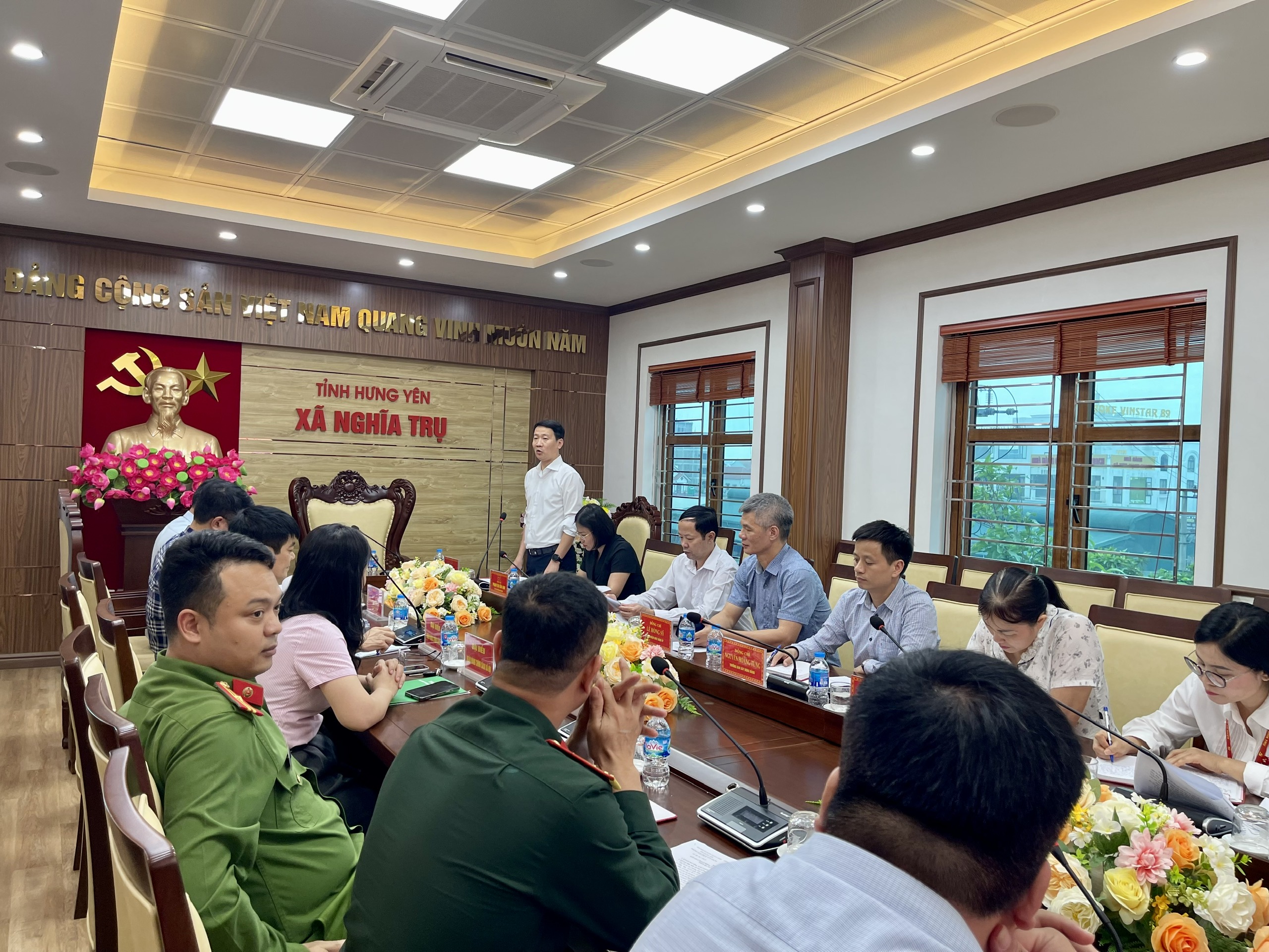 Xã Nghĩa Trụ công bố quyết định thành lập ban đại diện hội đồng quản trị ngân hàng chính sách xã hội