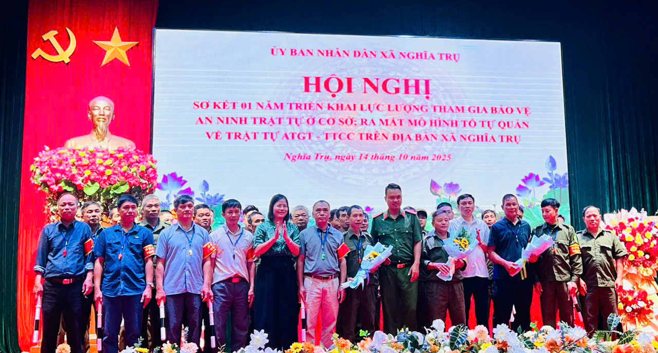 UBND xã Nghĩa Trụ tổ chức Hội nghị sơ kết 01 năm triển khai lực lượng tham gia bảo vệ ANTT ở cơ sở và ra mắt mô hình Tổ tự quản về TTATGT