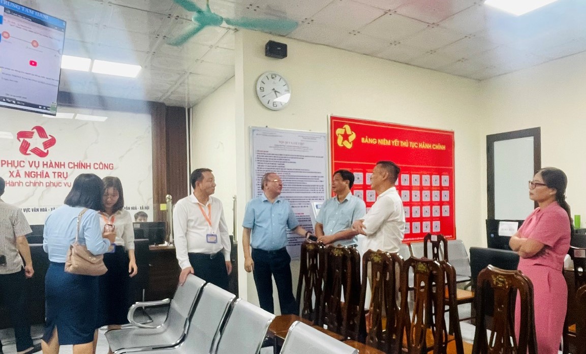 Đoàn công tác Trung tâm Phục vụ hành chính công Thành phố Hà Nội, Trung tâm Phục vụ hành chính công tỉnh Hưng Yên thăm quan và làm việc tại Trung tâm Phục vụ hành chính công xã Nghĩa Trụ