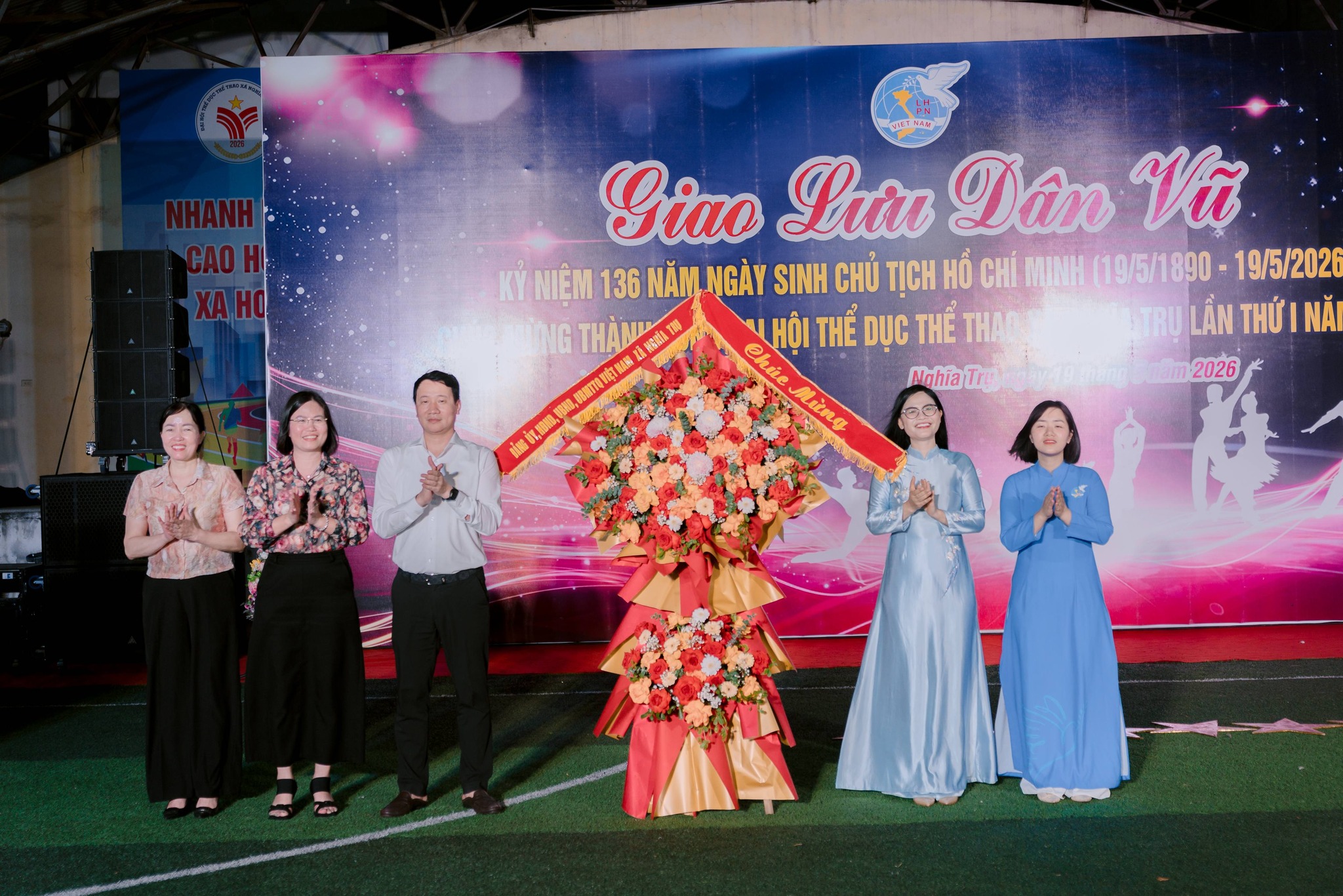 Hội LHPN xã Nghĩa Trụ tổ chức thành công Chương trình giao lưu dân vũ