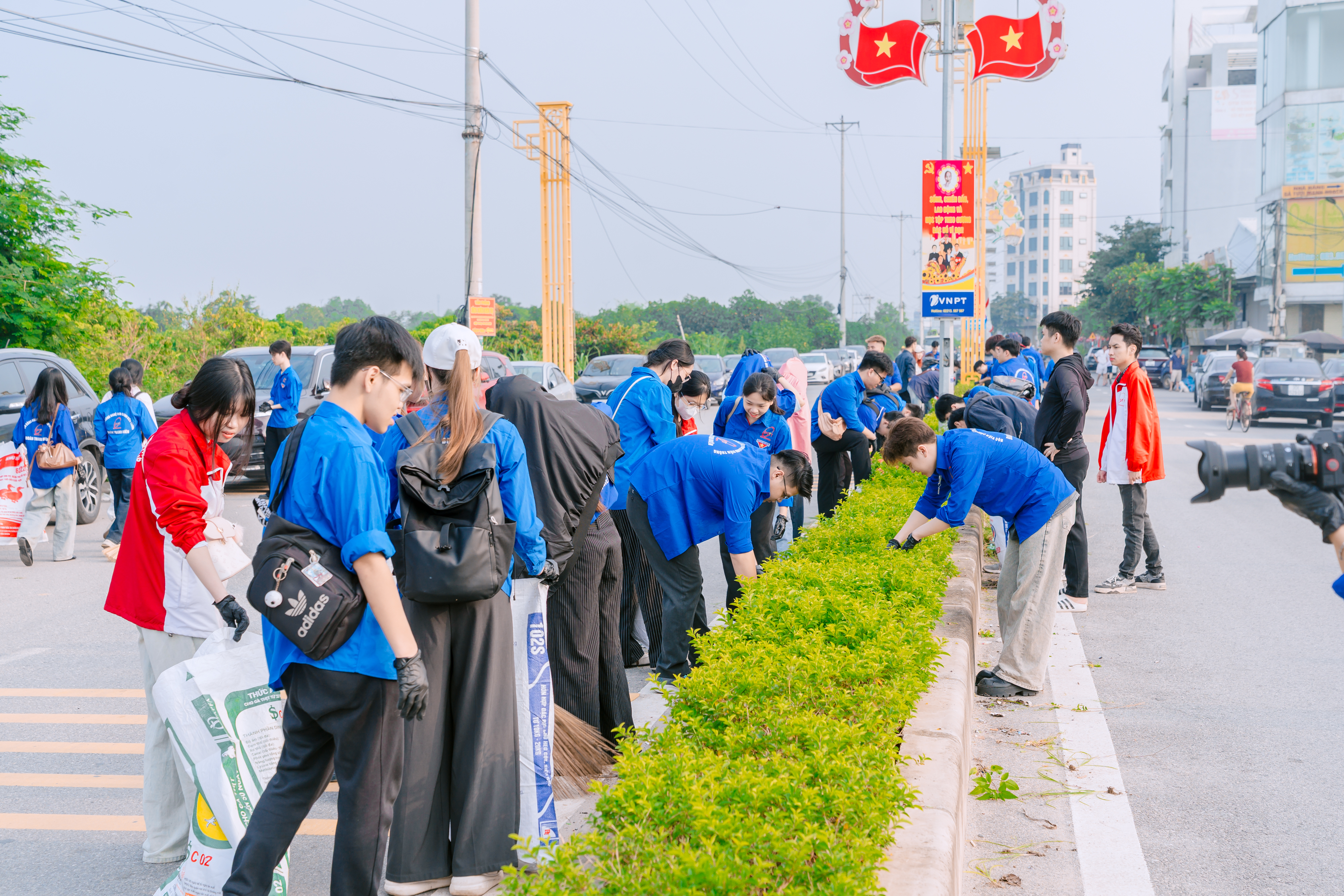 TUỔI TRẺ XÃ NGHĨA TRỤ RA QUÂN “CHỦ NHẬT XANH” LẦN THỨ II NĂM 2026