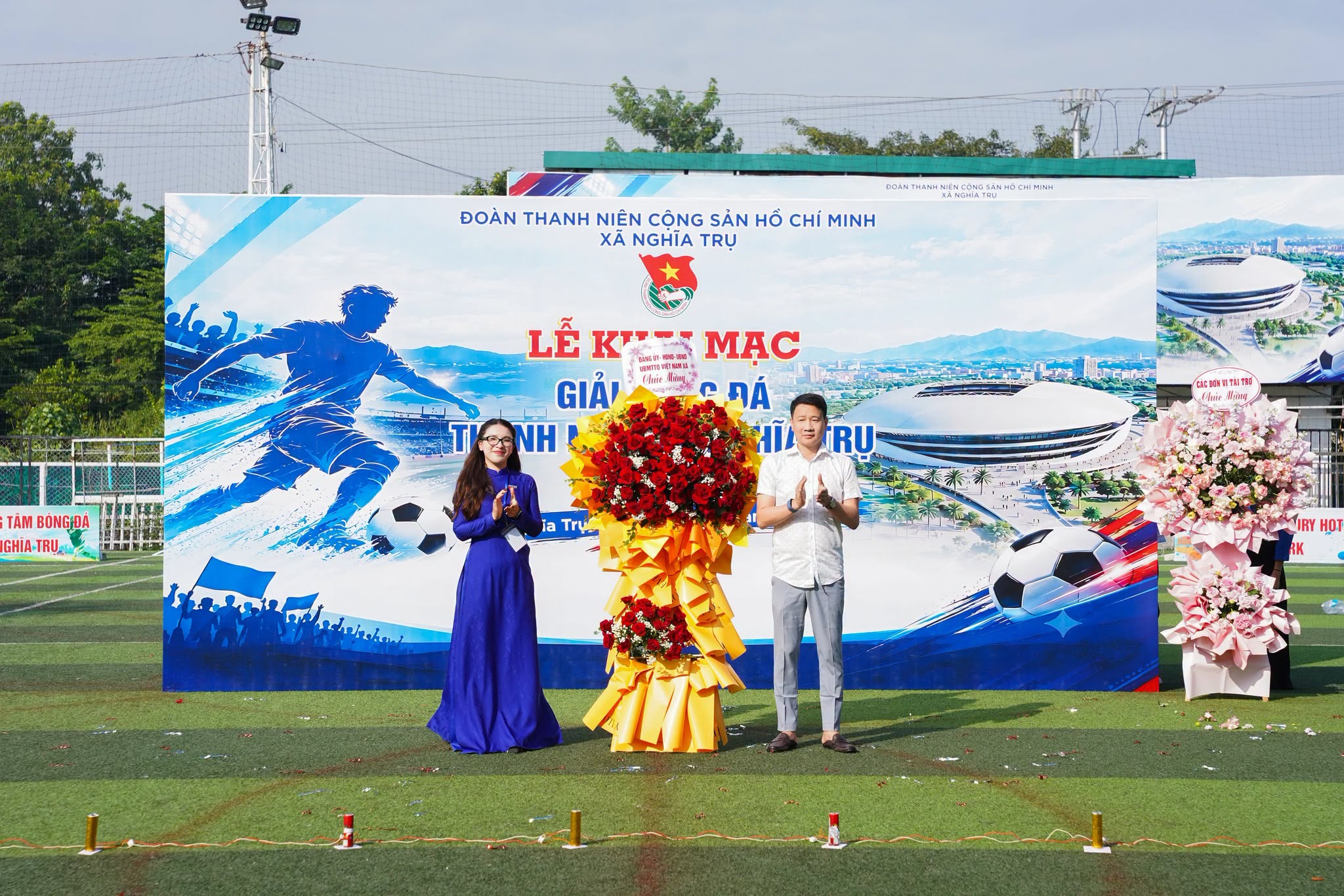 Sôi nổi khai mạc Giải bóng đá Thanh niên xã Nghĩa Trụ năm 2026
