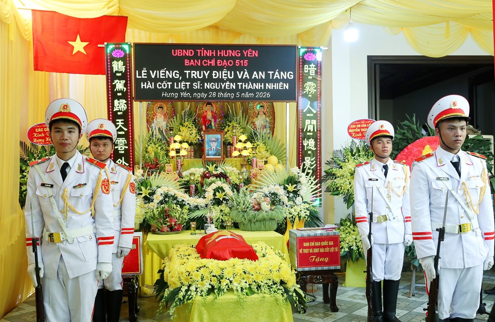Trang trọng tổ chức lễ truy điệu và an táng hài cốt liệt sĩ Nguyễn Thành Nhiên