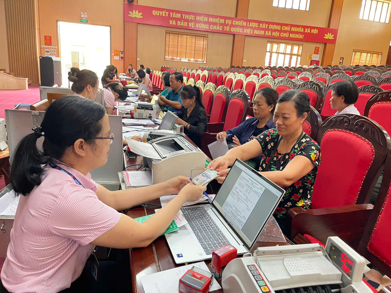 Nghĩa Trụ nâng cao hiệu quả tín dụng chính sách xã hội tạo động lực phát triển kinh tế bèn vững.